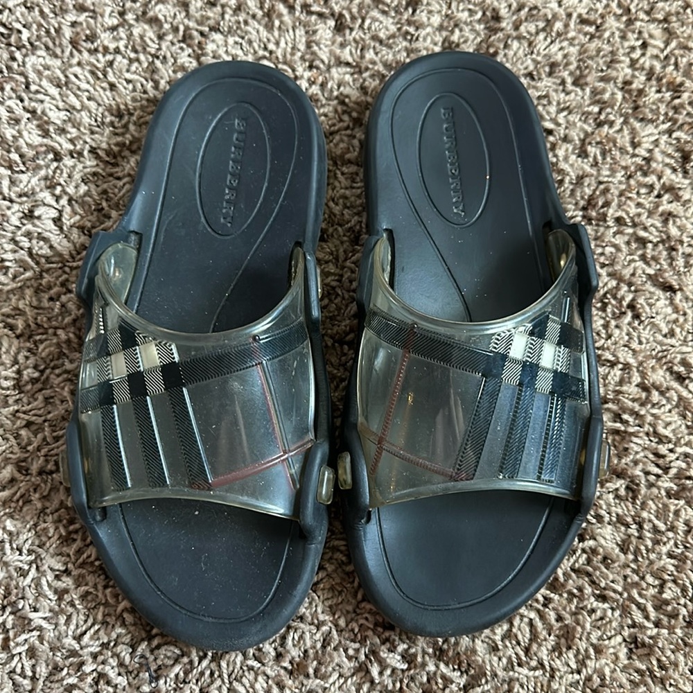 Burberry clear striped pool slides🔥